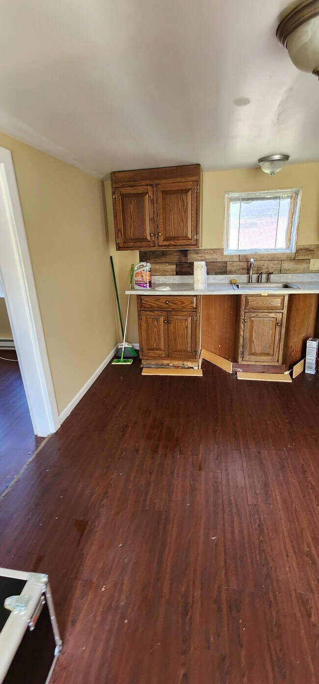 274 N Main St unit Apartment 3, Gloversville, NY 12078 - photo 3