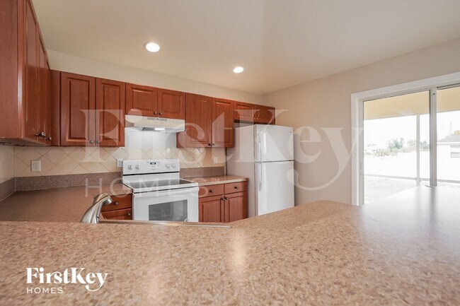3908 18th St SW, Lehigh Acres, FL 33976 - photo 7