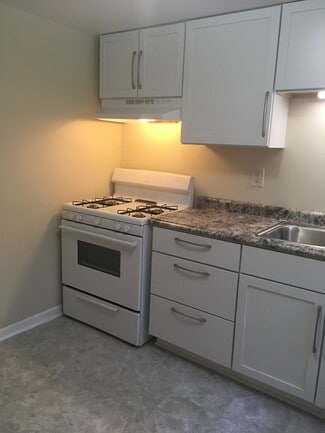 809 Lincoln Hwy Unit 3, Rochelle, IL 61068
