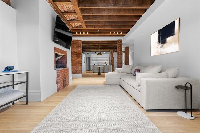 320 Tappan St unit 3, Brookline, MA 02445 - photo 4