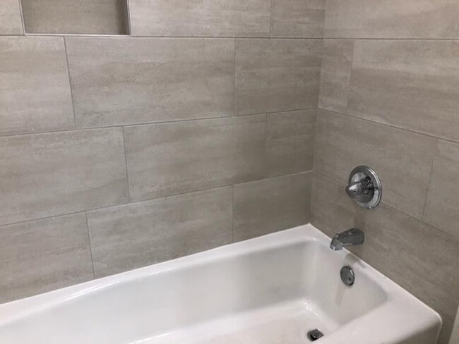 Avenue Walk Apartments, Metairie, LA 70005 - photo 5