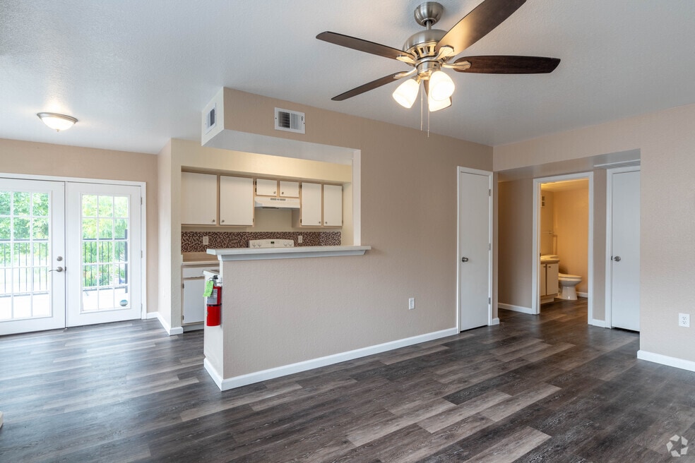 Mesa Verde - FREE Utilities, Roswell, NM 88203 - photo 1