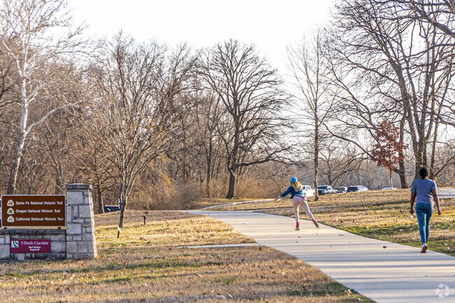 Calico Farms residents love Minor Park’s scenic walking trails for outdoor relaxation.