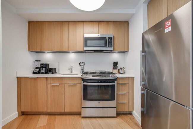 625W W 57th St unit ID1025326P, New York, NY 10019 - photo 3
