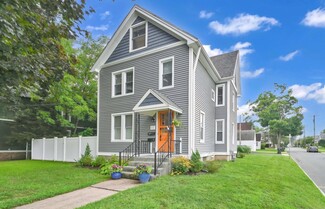 377 Park Rd Unit 2, West Hartford, CT 06119