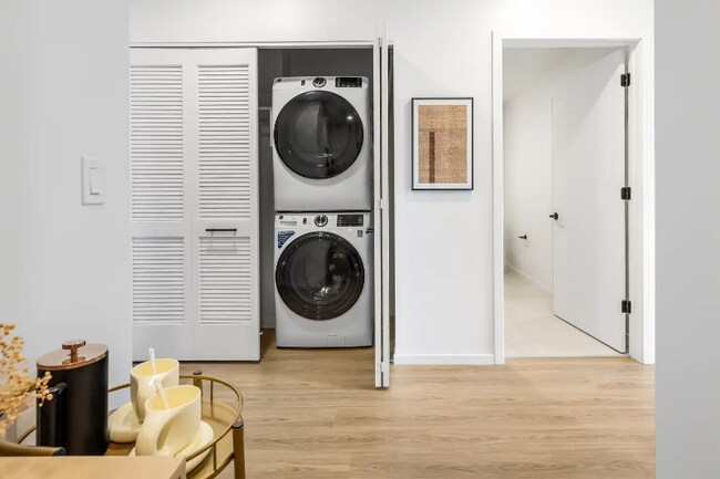 219 N Elizabeth St, Chicago, IL 60607 - photo 7