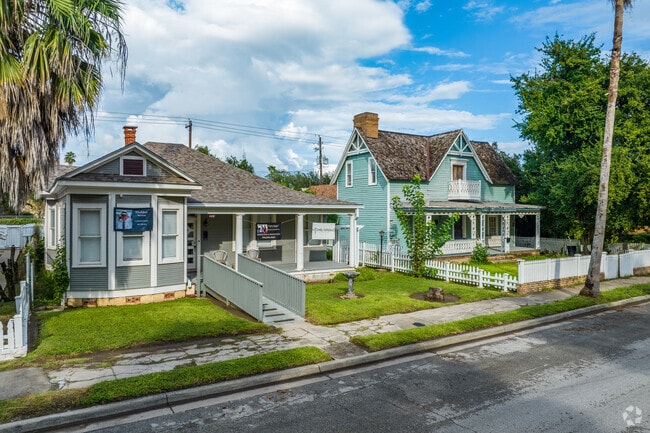 Rows of cottage and bungalow style homes are found along Washington St in Brownsville.