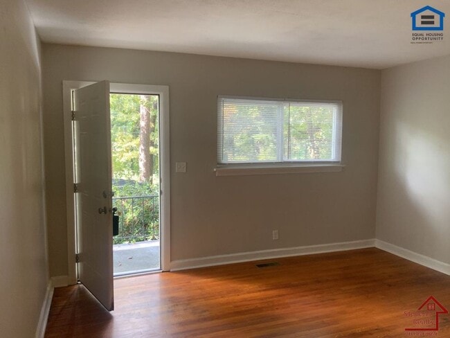 304 Tunnel Blvd, Chattanooga, TN 37411 - photo 2