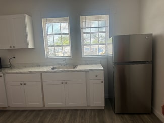 1825 Linhart Ave, Fort Myers, FL 33901