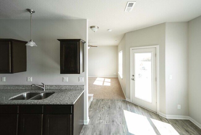 Village at The Grove Townhomes, West Des Moines, IA 50266 - photo 3