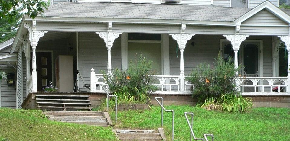 126 W Cedar St unit 126½ W Cedar St, Chippewa Falls, WI 54729 - photo 1