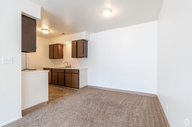 2BR, 1BA - 750SF - Dining Room