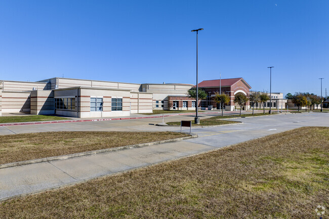 Woodcreek Junior High School, Katy TX Rankings & Reviews - Homes.com