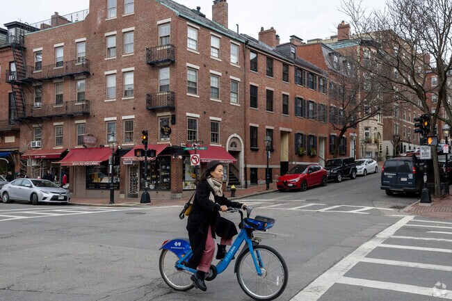 There are lots of Blue Bikes to rent and ride around Beacon Hill.