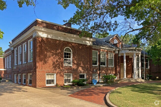 Silver Lake Elementary is apart of the Cuyahoga Falls City School District.