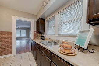 741 W 21st St, Houston, TX 77008