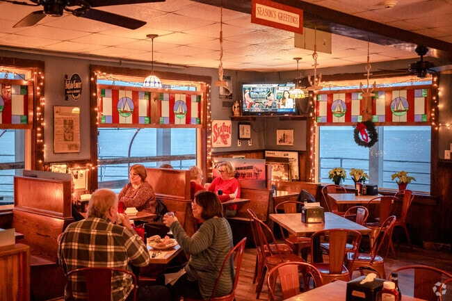 Resident's gather for Hoak's Lakeshore Restaurant's fry fish Fridays.