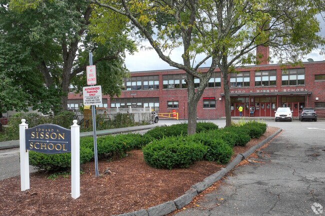 Elementary students of Lynn can attend Sisson Elementary School.