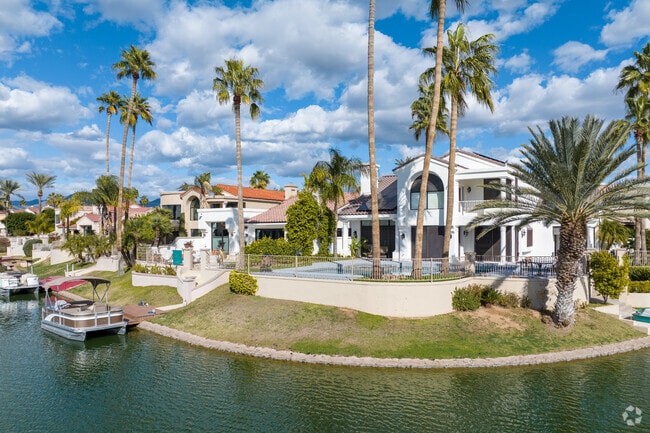 Prospective homebuyers have the option of spacious waterfront estates in Scottsdale Ranch.