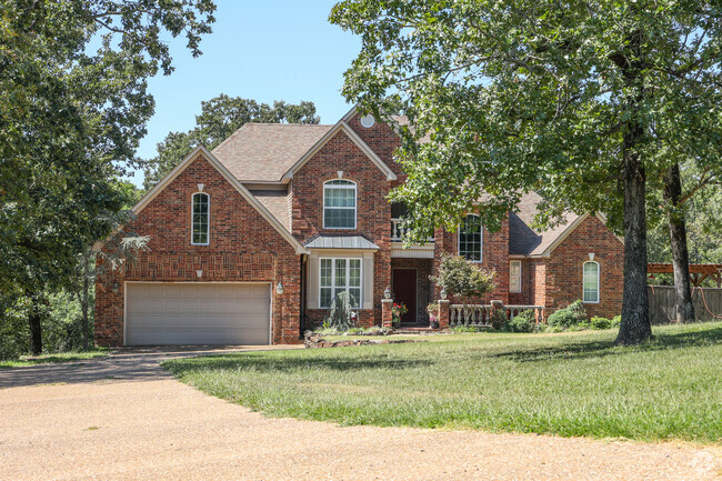 Remy's housing stock ranges from small 3 bedroom ranch homes to large modern 5 bedroom homes.