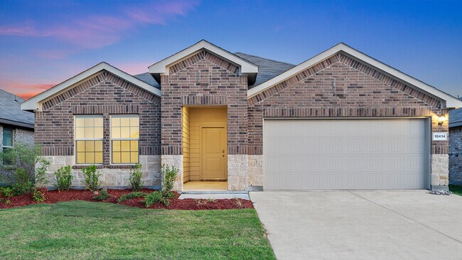 304 Blanco Dr unit 36199254, Azle, TX 76020 - photo 2