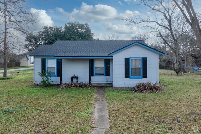 Smaller, quaint homes can be found throughout Dayton offering cozy living.