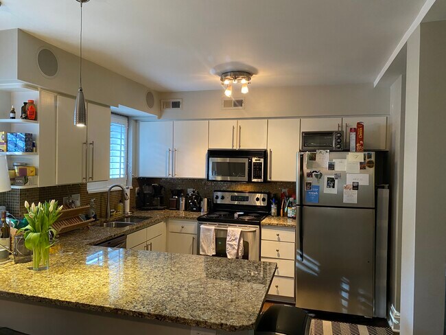 227 N Dotger Ave unit E14, Charlotte, NC 28207 - photo 3