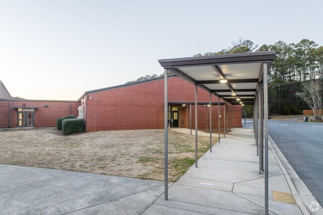 Hamilton Crossing Elementary has a 12 to 1 student-teacher ratio.