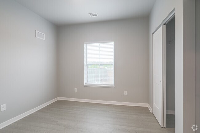 Oak Shore Commons, Williamsburg, MI 49690 - photo 6