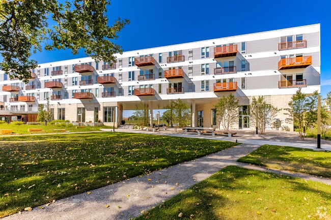 Esox House Apartments, Saint Paul, MN 55107 - photo 3