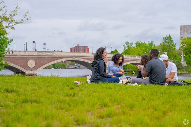 Riverbend Park in Riverside is an ideal place for a picnic with friends.