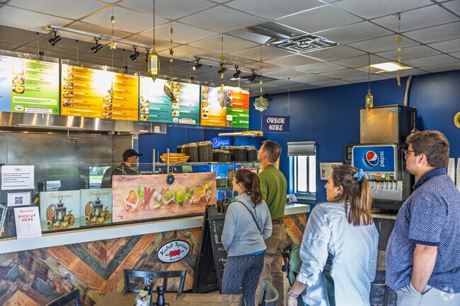 Order healthy Mediterranean food at the popular Kabob Xpress in Melody Hill.