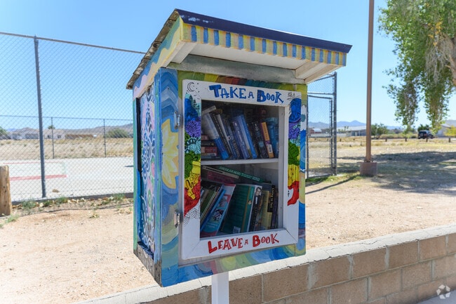 Life in Valle Vista centers around the community park and country club.