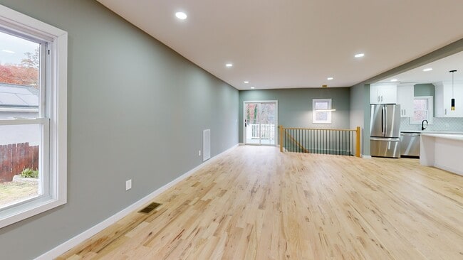 940 Grove Ave, Laurence Harbor, NJ 08879 - photo 3