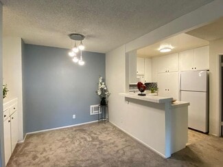 355 S Los Robles Ave, Pasadena, CA 91101