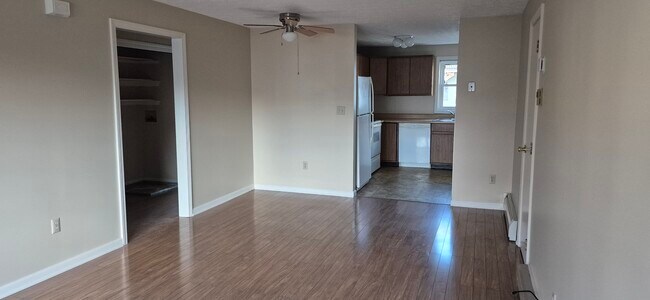 Livingroom into Kitchen