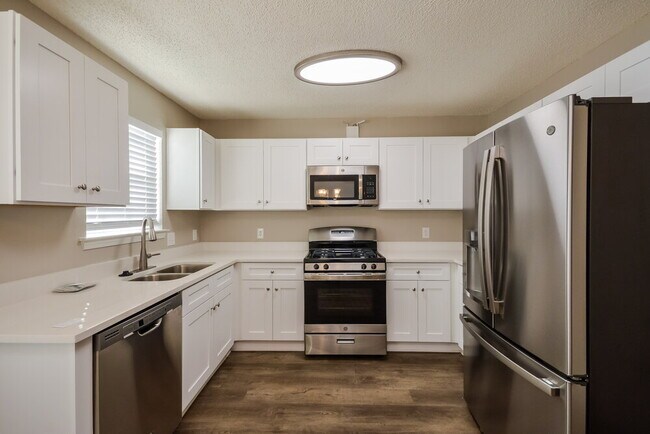 608 Fieldcrest Dr, McDonough, GA 30253 - photo 7