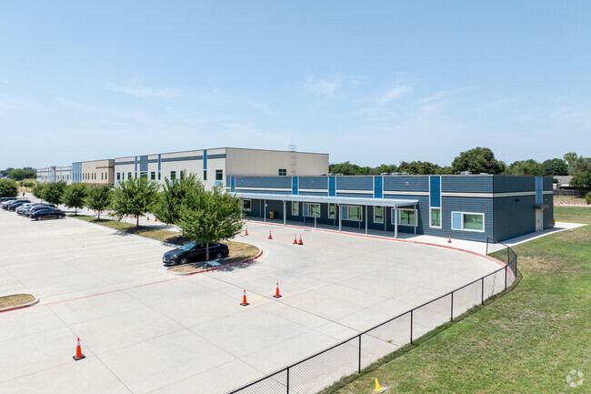 The front entrance of Idea Edgecliff College Preparatory provides easy access for staff.