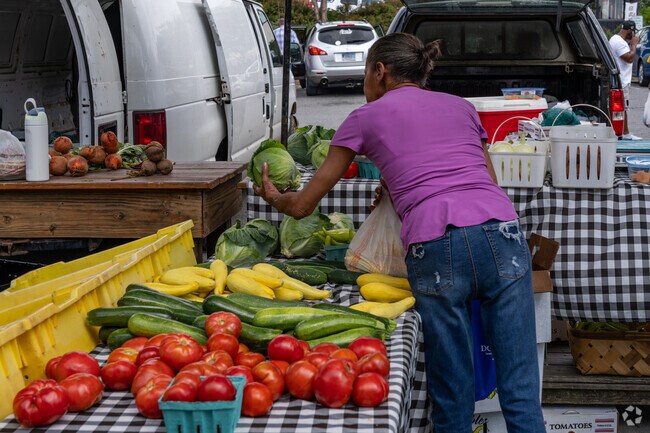 Dearignton residents can find fresh fruits and vegetables in the Lynchburg Community Market.