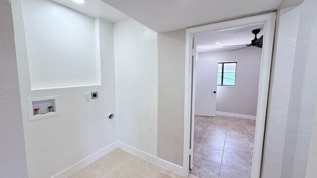 2324 W Maricopa St unit 1, Phoenix, AZ 85009 - photo 5