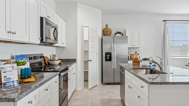 16129 N Catanzaro Dr, Maricopa, AZ 85138 - photo 3