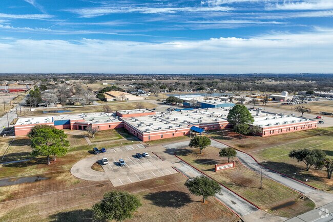 Joshua High School - 9th Grade Campus boasts a 15:1 student-to-teacher ratio.