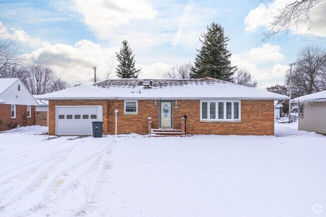 Attached garages and spacious lots are common in Kentland’s subdivisions.