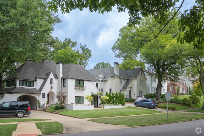 Homes in Forest Park average around $266 a square foot.