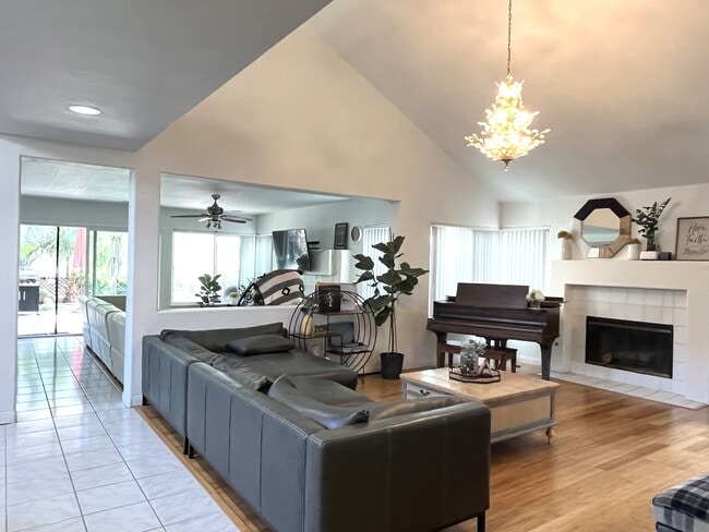 10841 Portobelo Dr unit Portobelo, San Diego, CA 92124 - photo 5