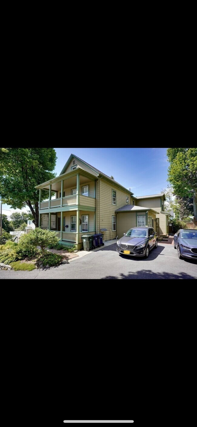 79 Highland St Unit 1, Marlborough, MA 01752