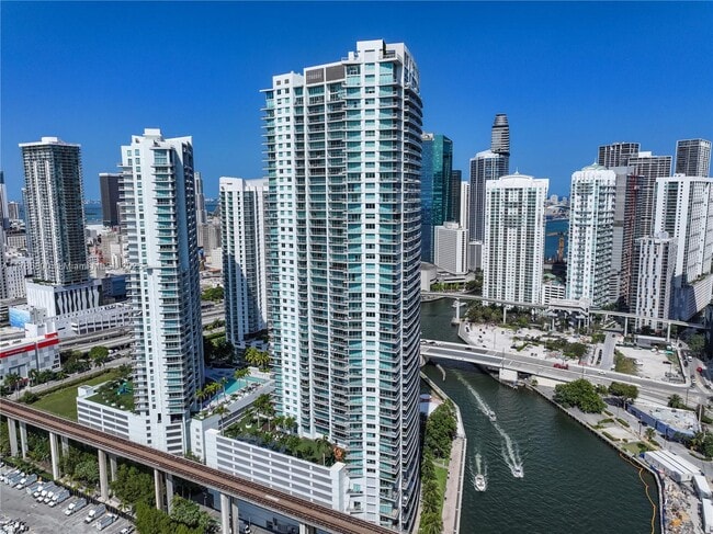 The Ivy Condominium unit 4203, Miami, FL 33130 - photo 2