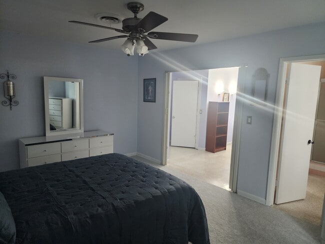 465 S Fig Tree Ln unit b, Plantation, FL 33317 - photo 7