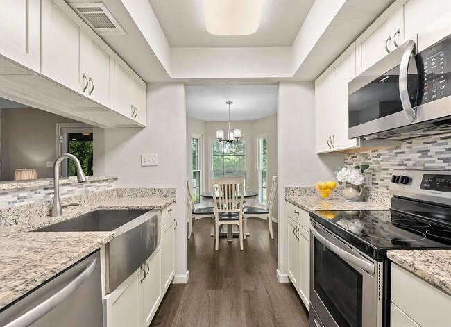 13130 Blanco Rd unit Chesapeake Condomini, San Antonio, TX 78216 - photo 6