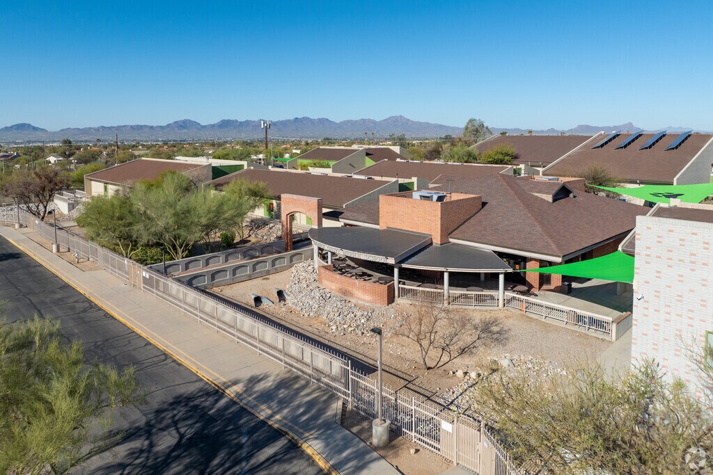 Orange Grove Middle School serves grades 6-8 in Tucson, Arizona.